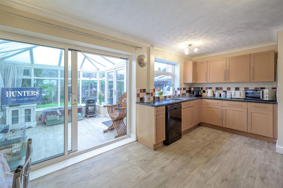 Coniston Drive, Kingswinford, DY6 9BZ