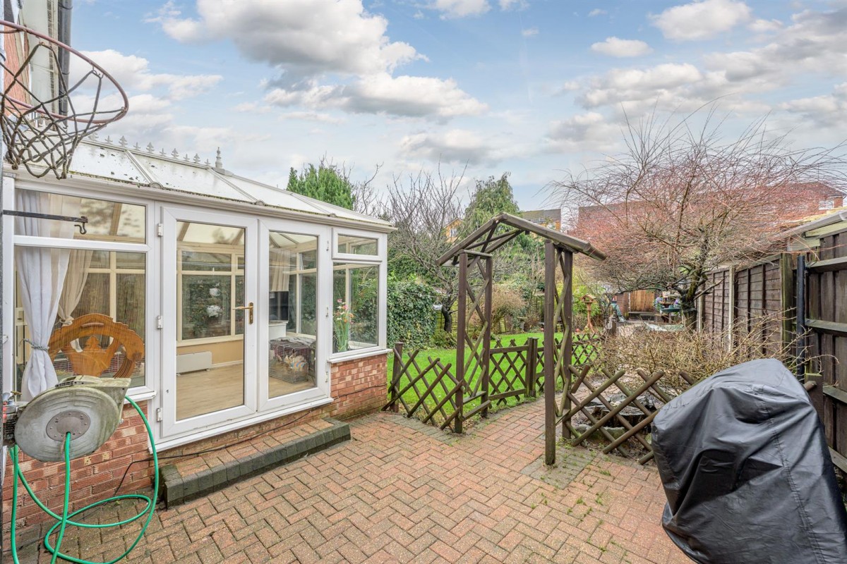 Coniston Drive, Kingswinford, DY6 9BZ