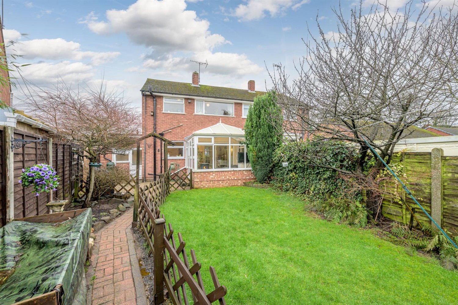 Coniston Drive, Kingswinford, DY6 9BZ