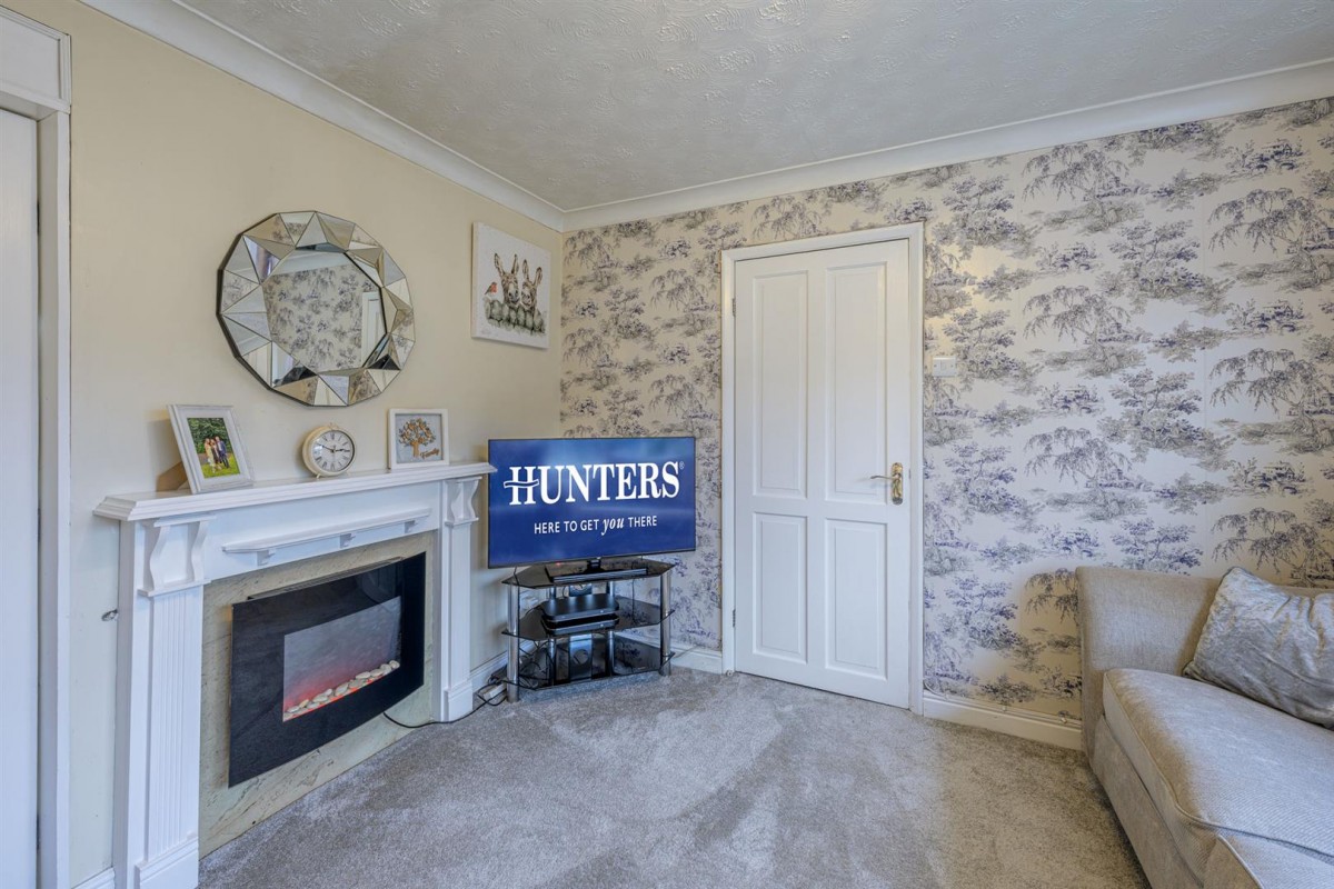Coniston Drive, Kingswinford, DY6 9BZ
