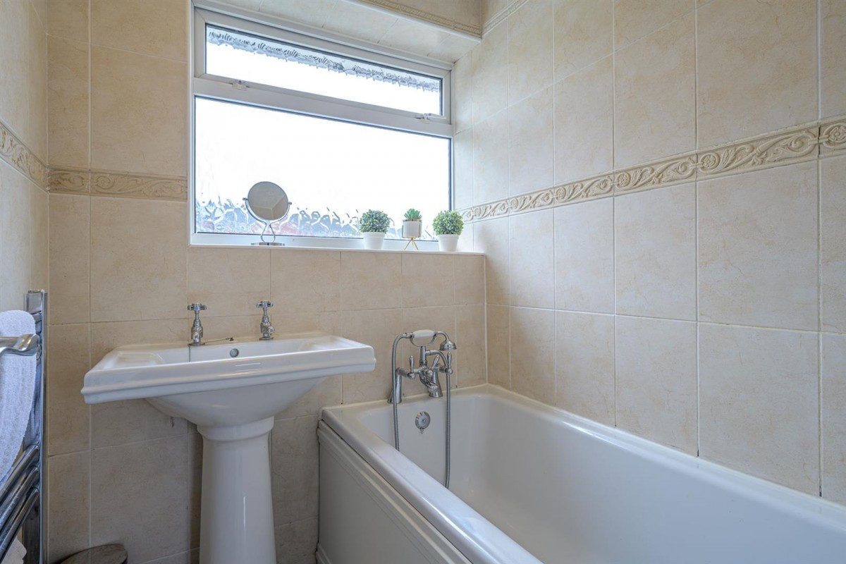 Coniston Drive, Kingswinford, DY6 9BZ