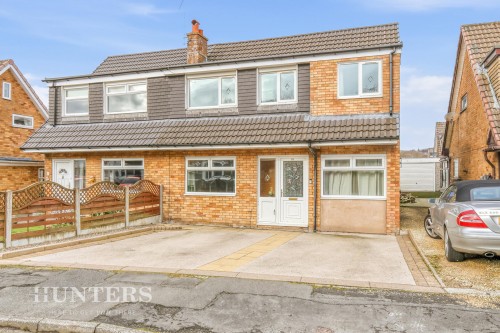 Chichester Close, Smithy Bridge, OL15 8QL