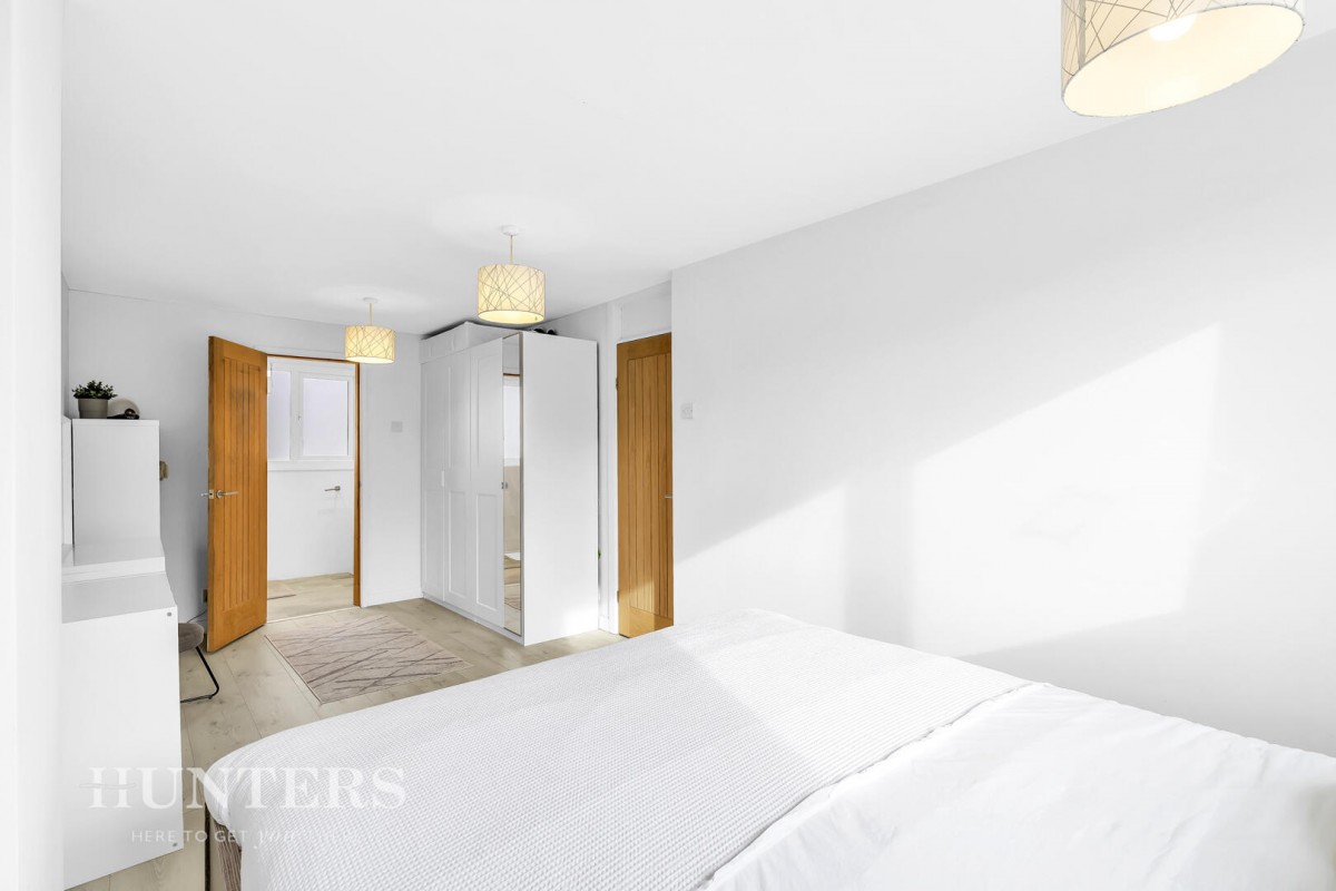 Chichester Close, Smithy Bridge, OL15 8QL