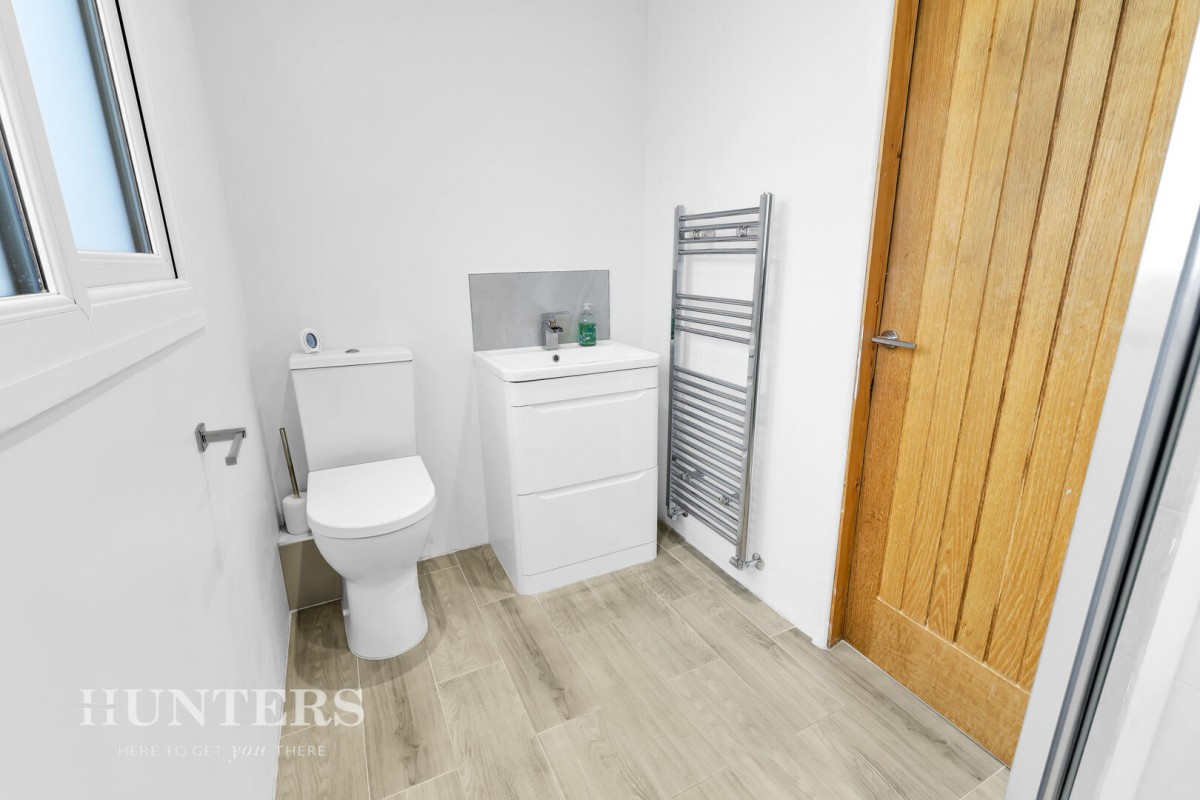 Chichester Close, Smithy Bridge, OL15 8QL