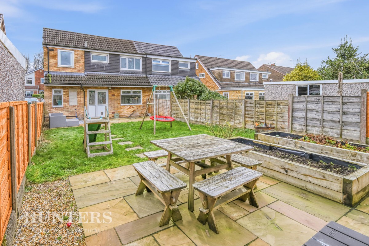 Chichester Close, Smithy Bridge, OL15 8QL