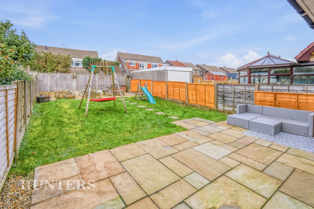 Chichester Close, Smithy Bridge, OL15 8QL