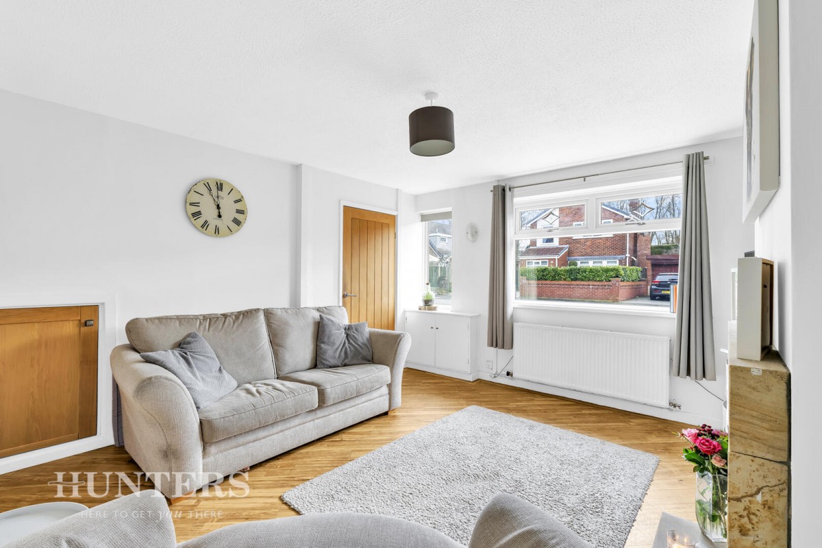 Chichester Close, Smithy Bridge, OL15 8QL