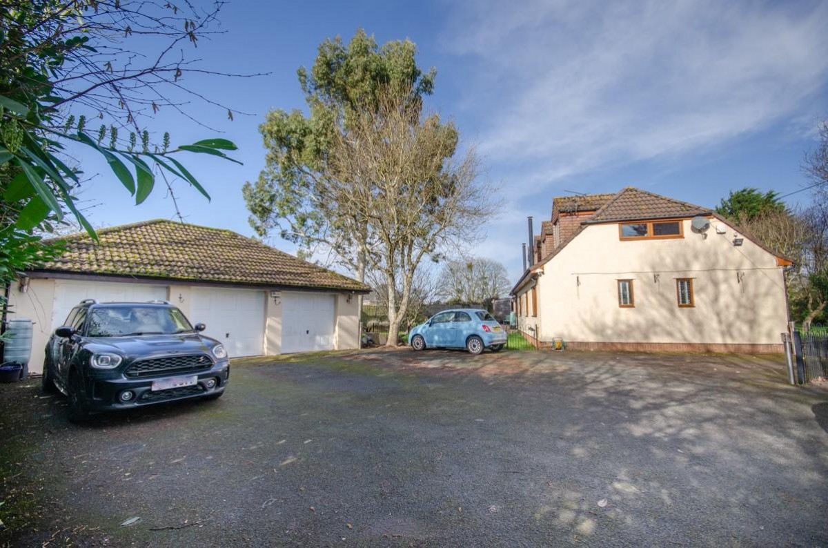 Abbots Road, Hanham, Bristol, BS15 3NR