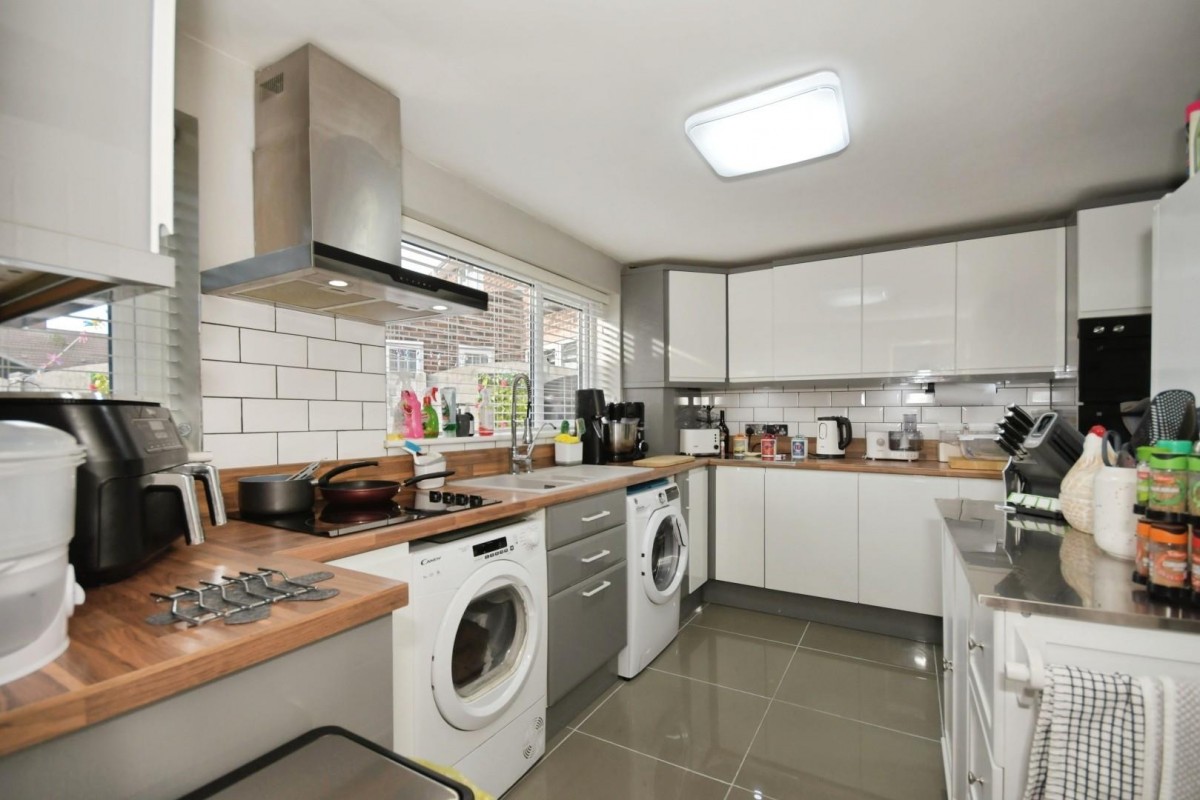 Yew Tree Drive, Shirebrook, Mansfield, NG20 8QH