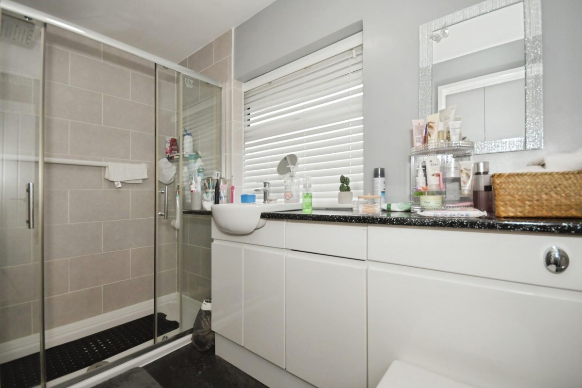 Yew Tree Drive, Shirebrook, Mansfield, NG20 8QH