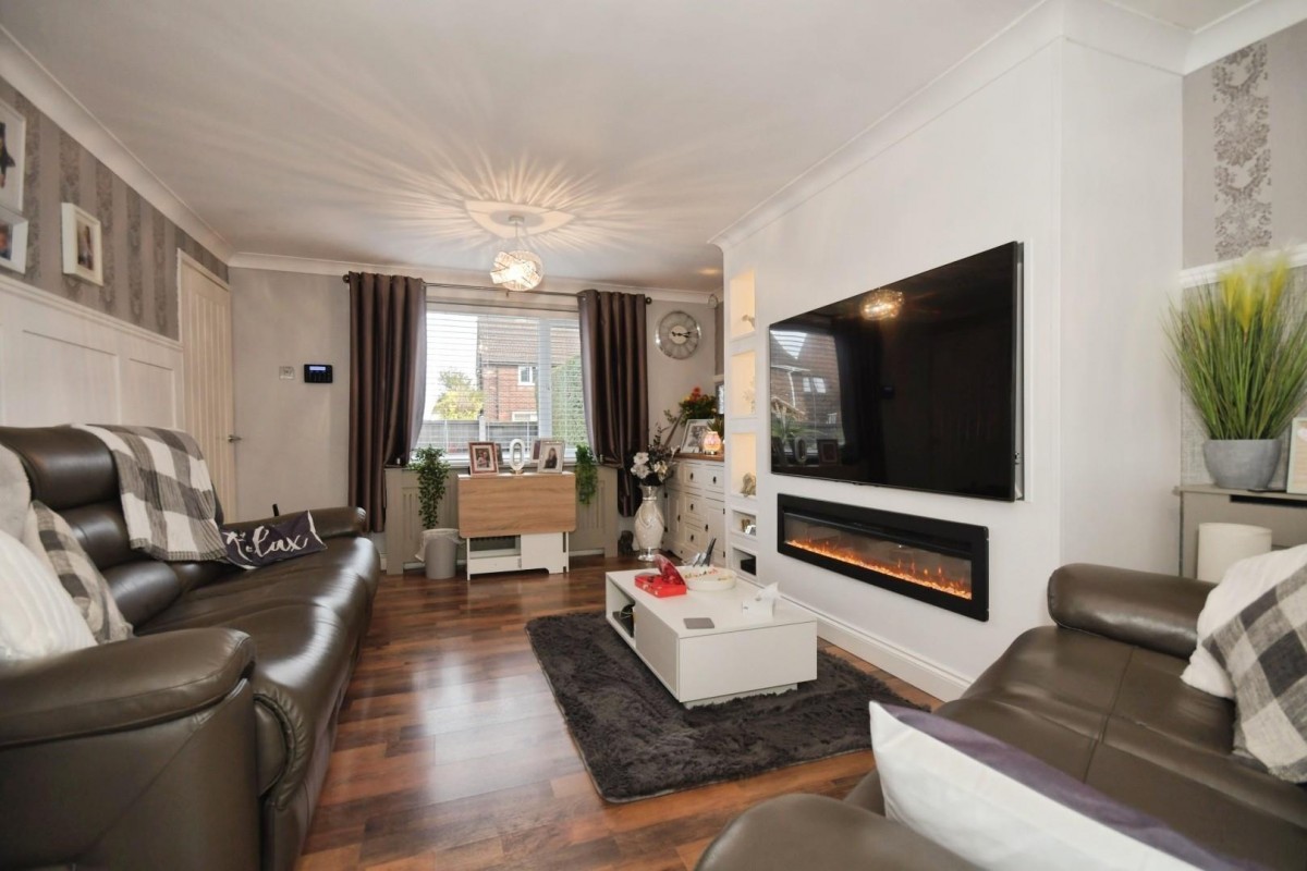 Yew Tree Drive, Shirebrook, Mansfield, NG20 8QH