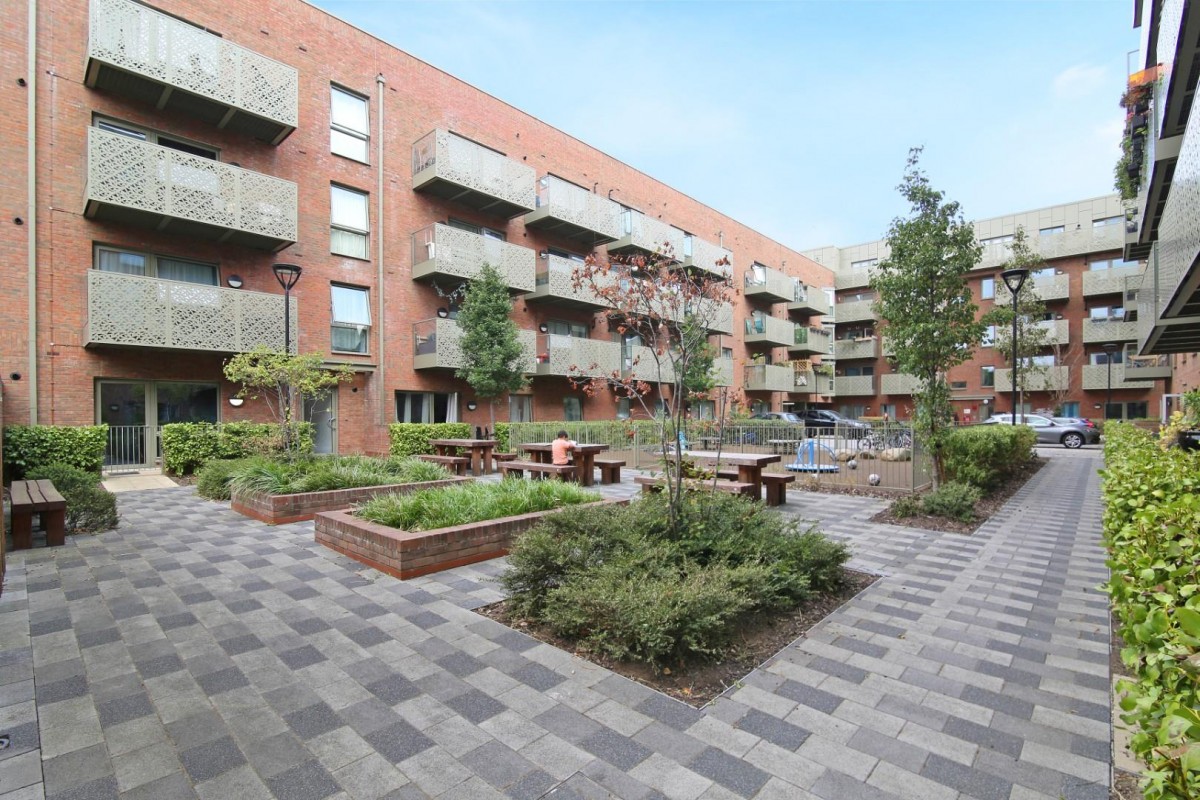 Broome Way, London, SE5