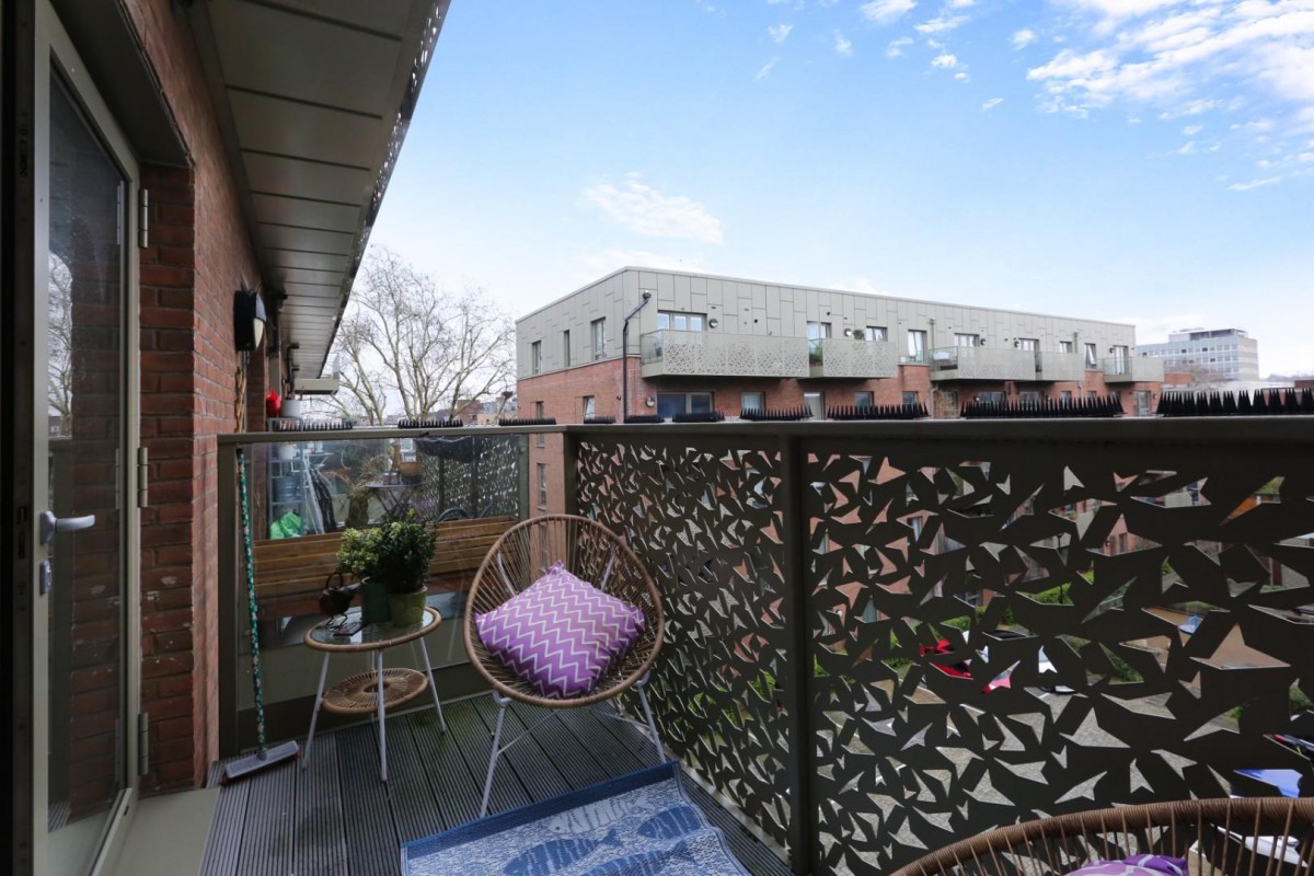 Broome Way, London, SE5