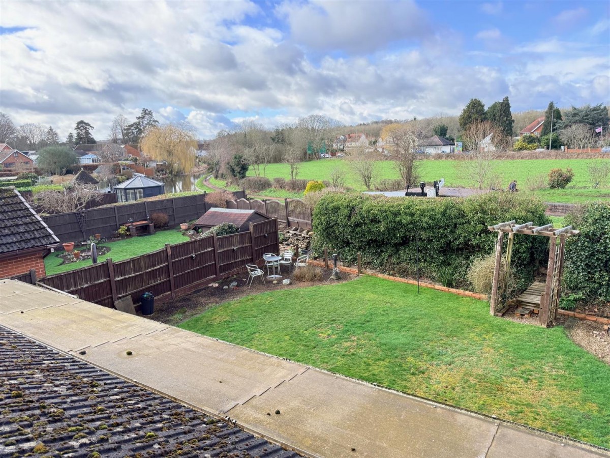 Stourton Crescent, Stourbridge, DY7 6RR