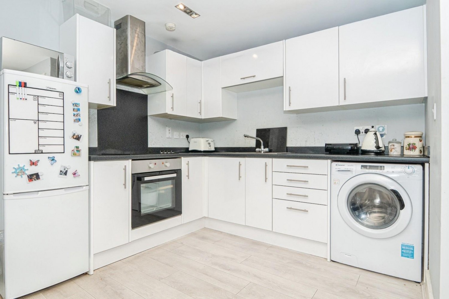 2 bedroom Flat for sale in Stanningley Road, Leeds