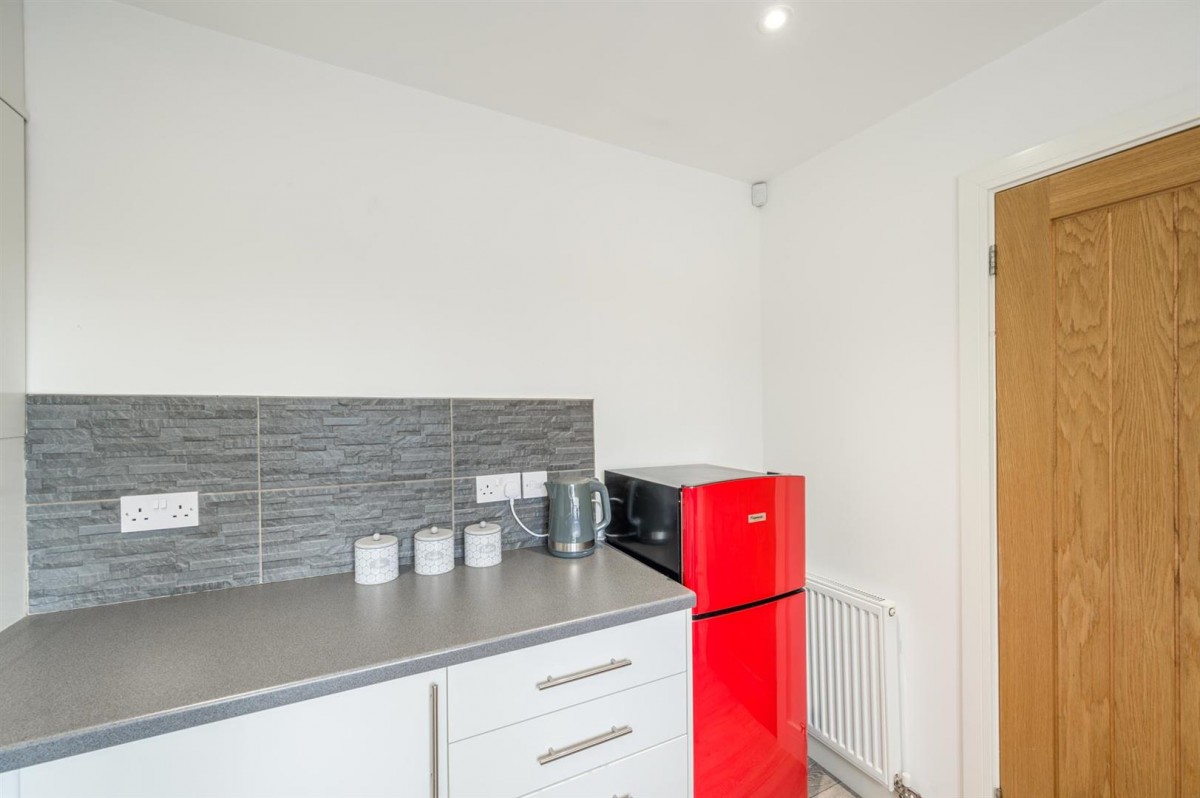 Junction Road, Audnam, Stourbridge, DY8 4YJ