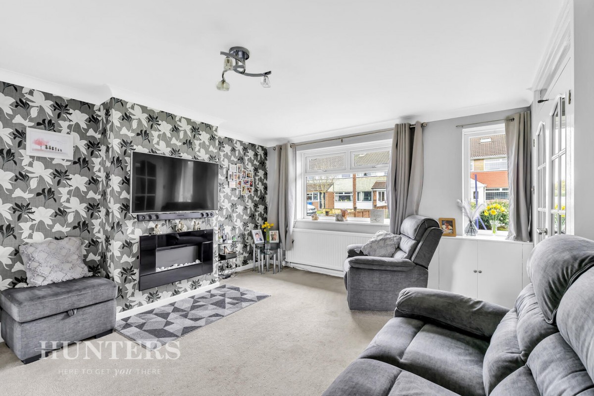 Chichester Close, Smithy Bridge OL15 8QL