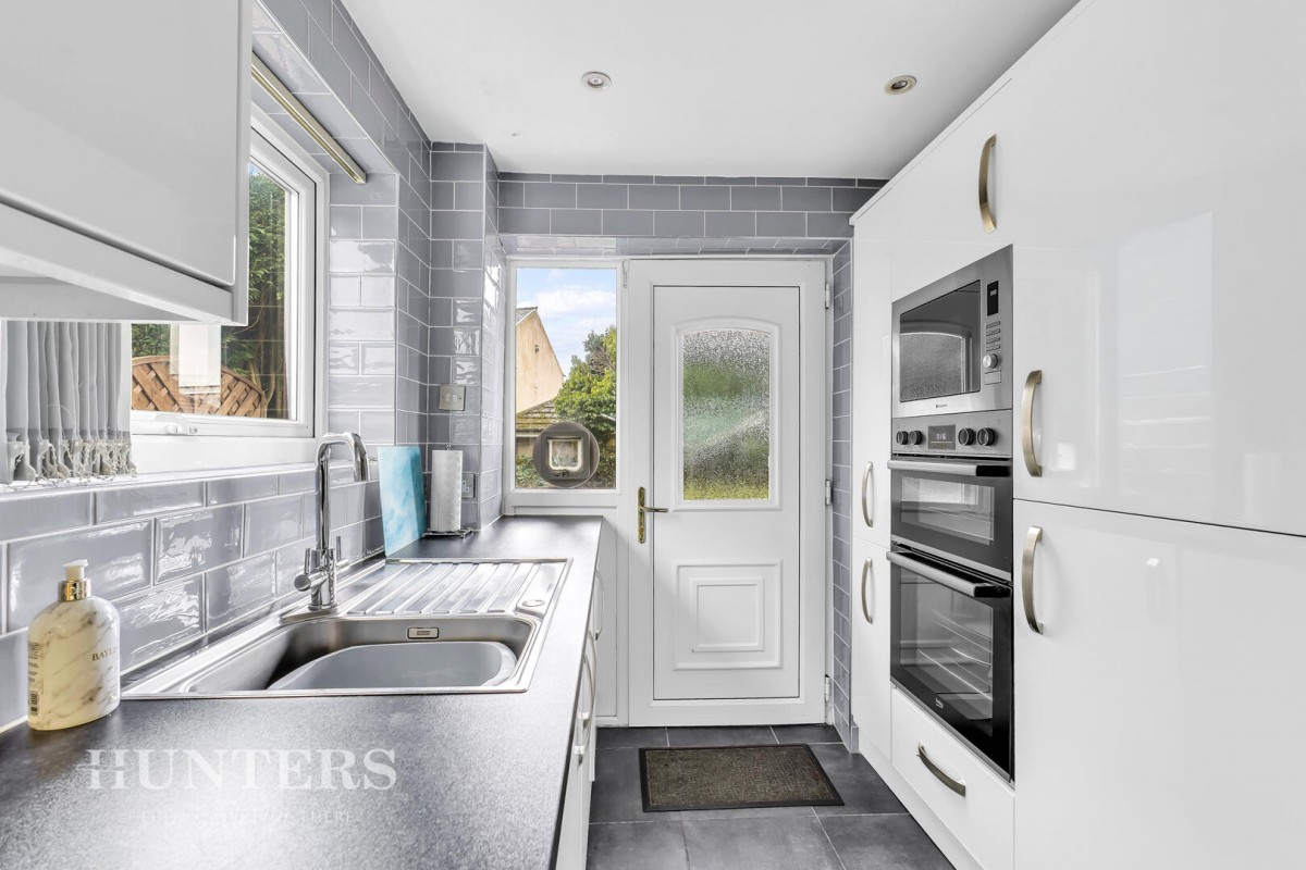 Chichester Close, Smithy Bridge OL15 8QL