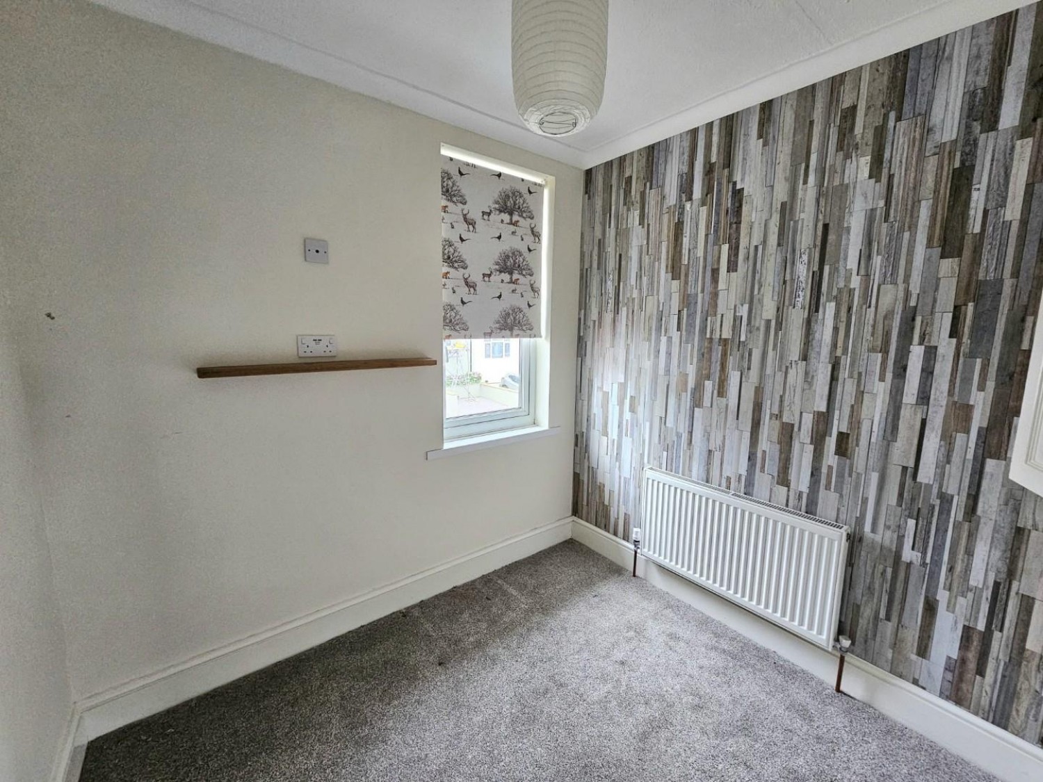 Lawrence Grove, Cam, Dursley