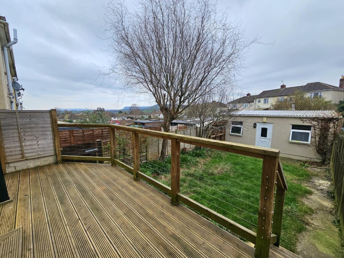 Lawrence Grove, Cam, Dursley