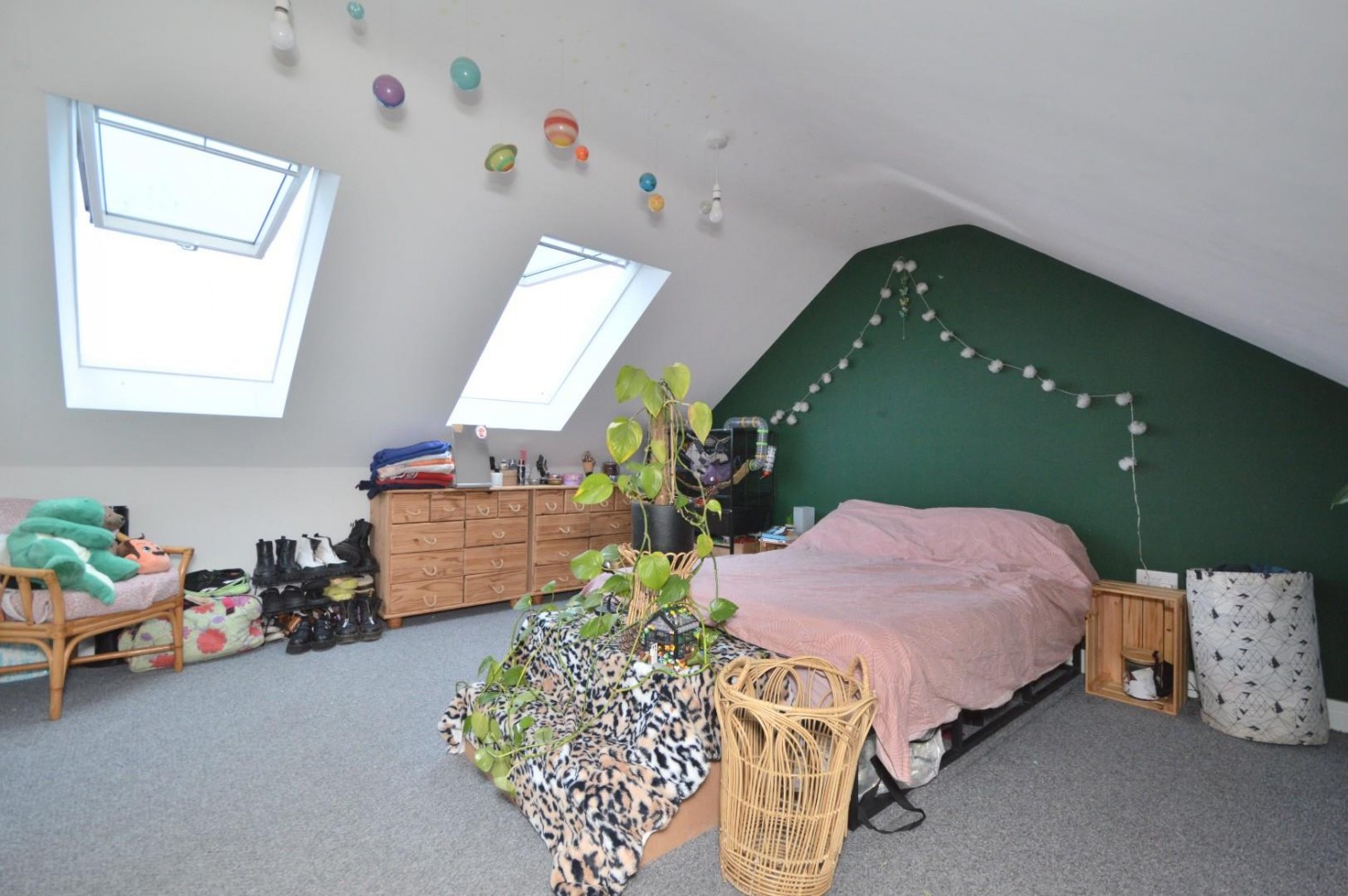 Hellier Walk, Bristol