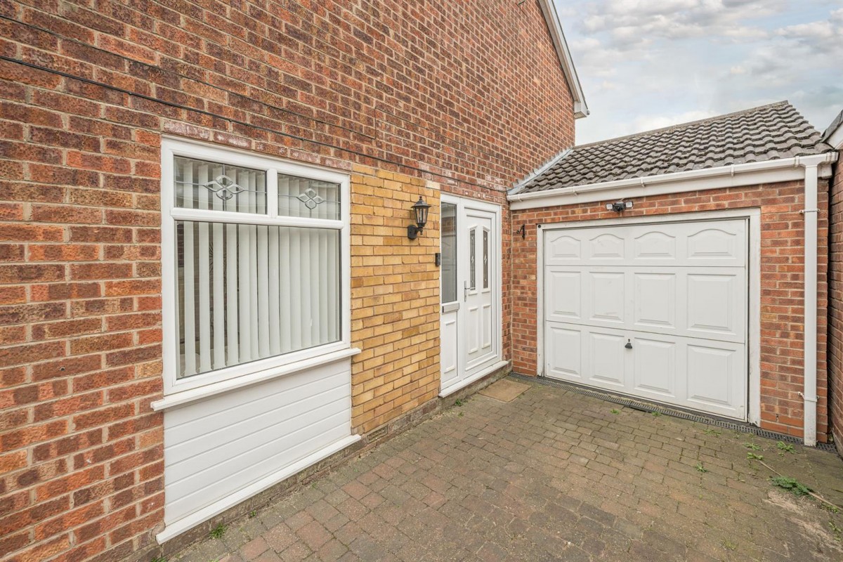 Hamilton Drive, Stourbridge, DY8 5EX