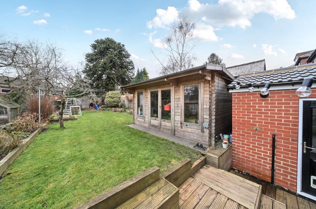 Woodhall Drive, Kirkstall, LS5