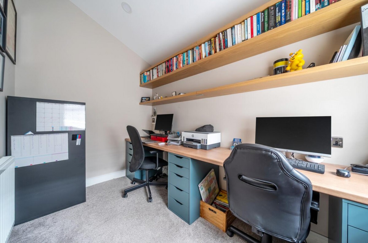 Woodhall Drive, Kirkstall, LS5