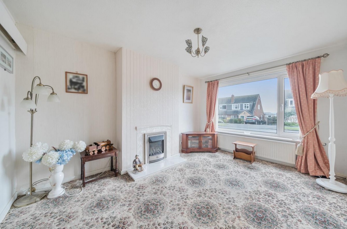 Hall Park Avenue, Horsforth, LS18