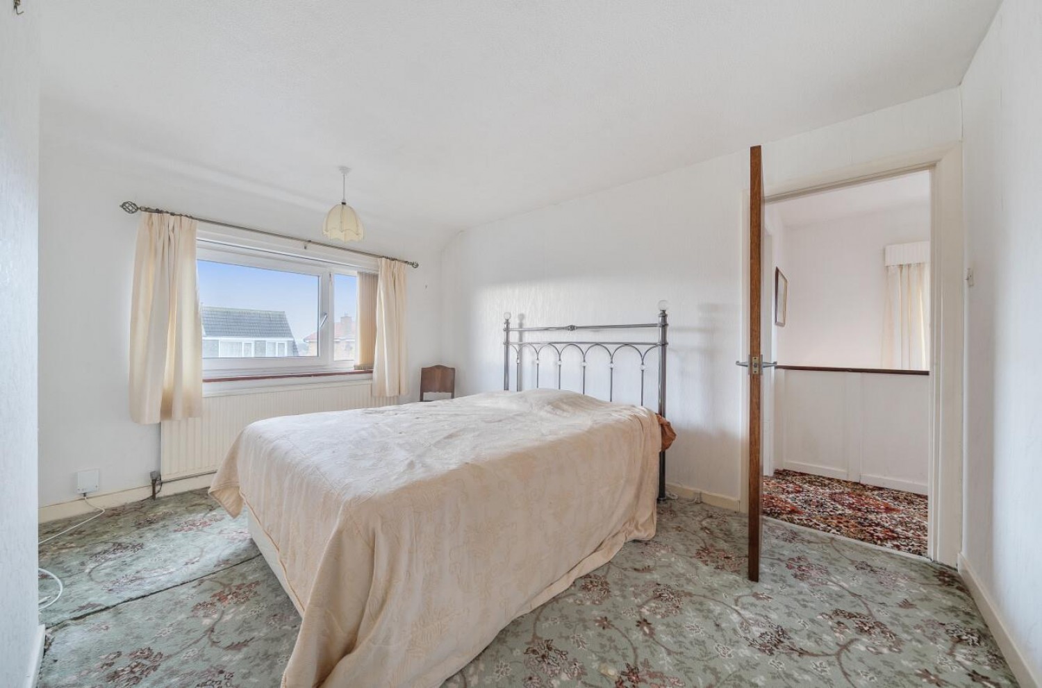 Hall Park Avenue, Horsforth, LS18