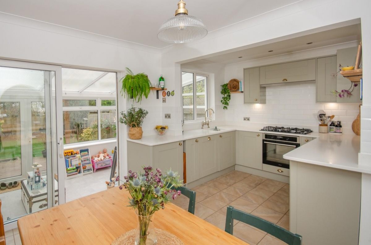 Coronation Road , Downend, Bristol, BS16 5SN