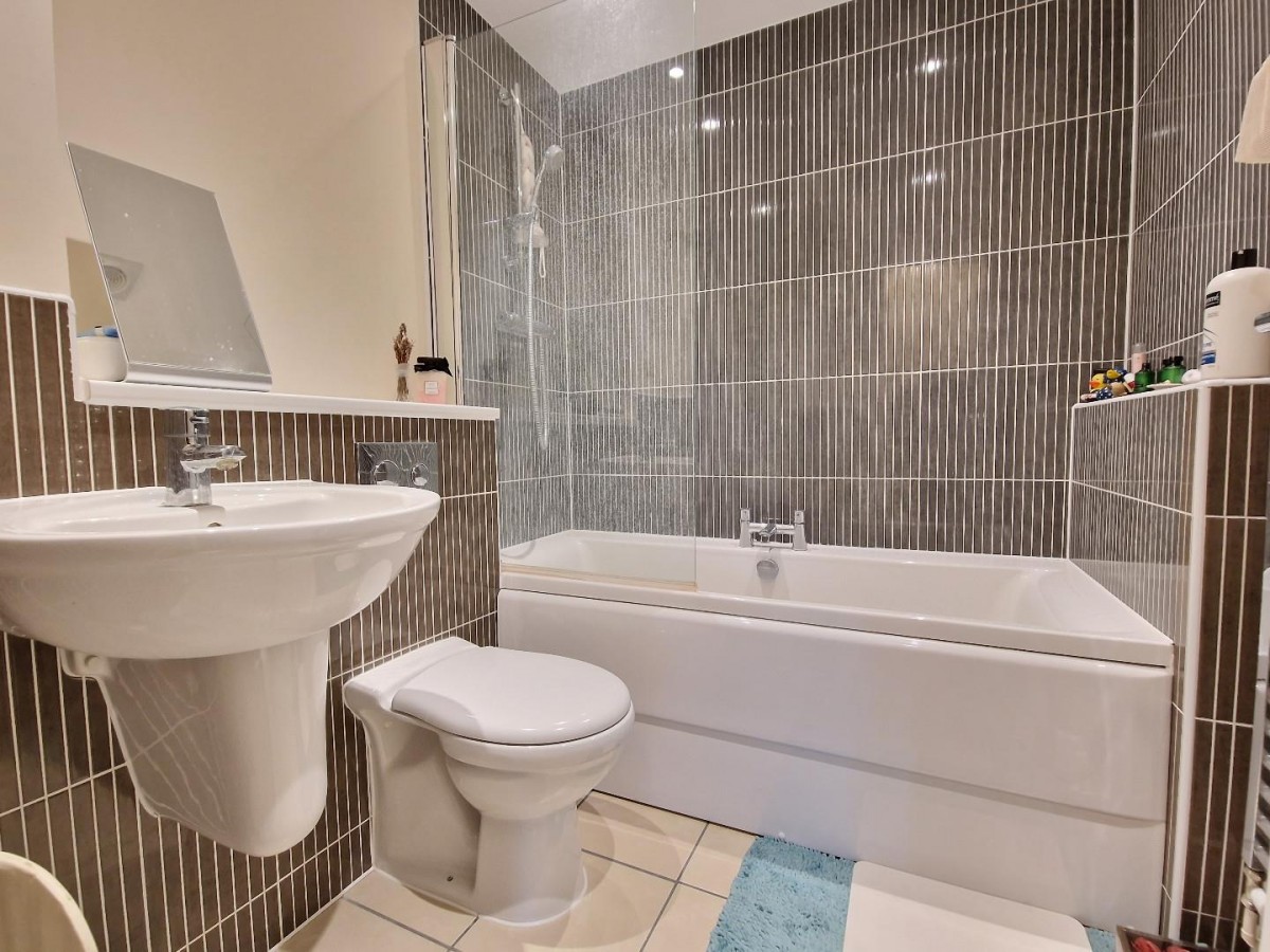 Whitelands Way, Bicester