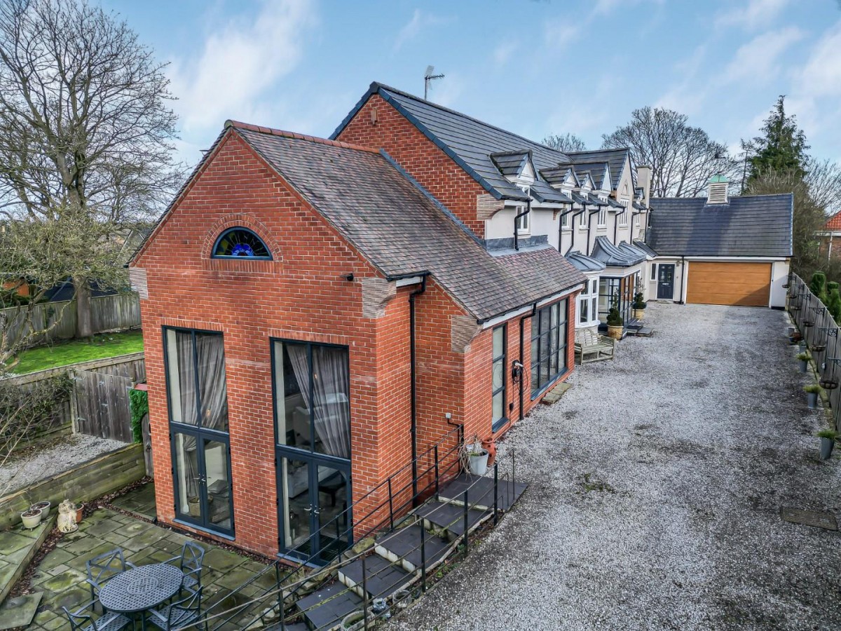 The Rockeries, 16 New Walk, Beverley, HU17 7DJ