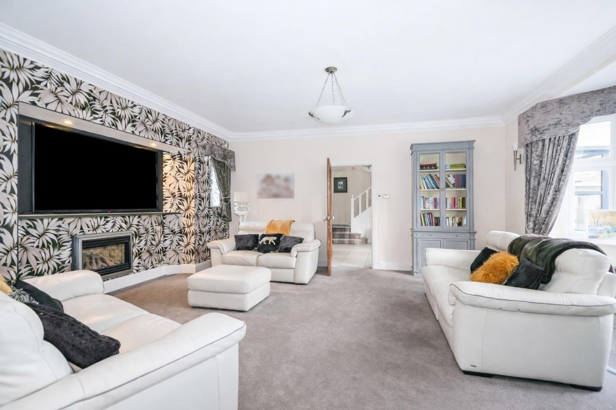 The Rockeries, 16 New Walk, Beverley, HU17 7DJ