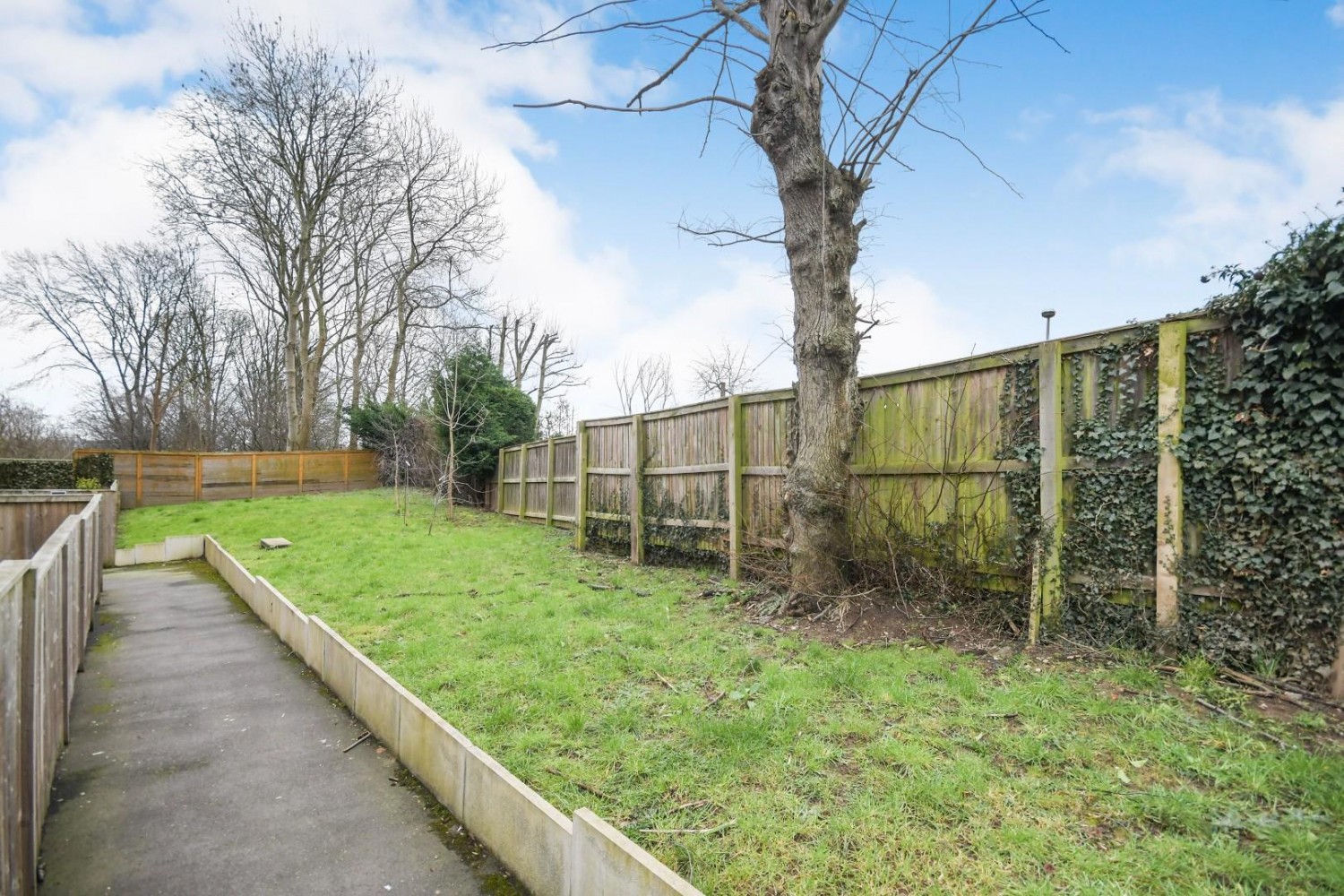 Sussex Road, Chapeltown, Sheffield, S35 2XL