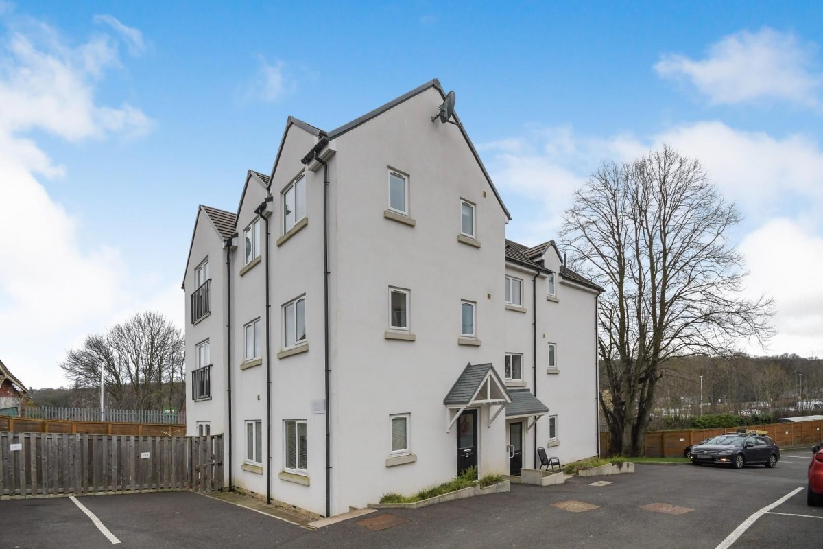 Sussex Road, Chapeltown, Sheffield, S35 2XL