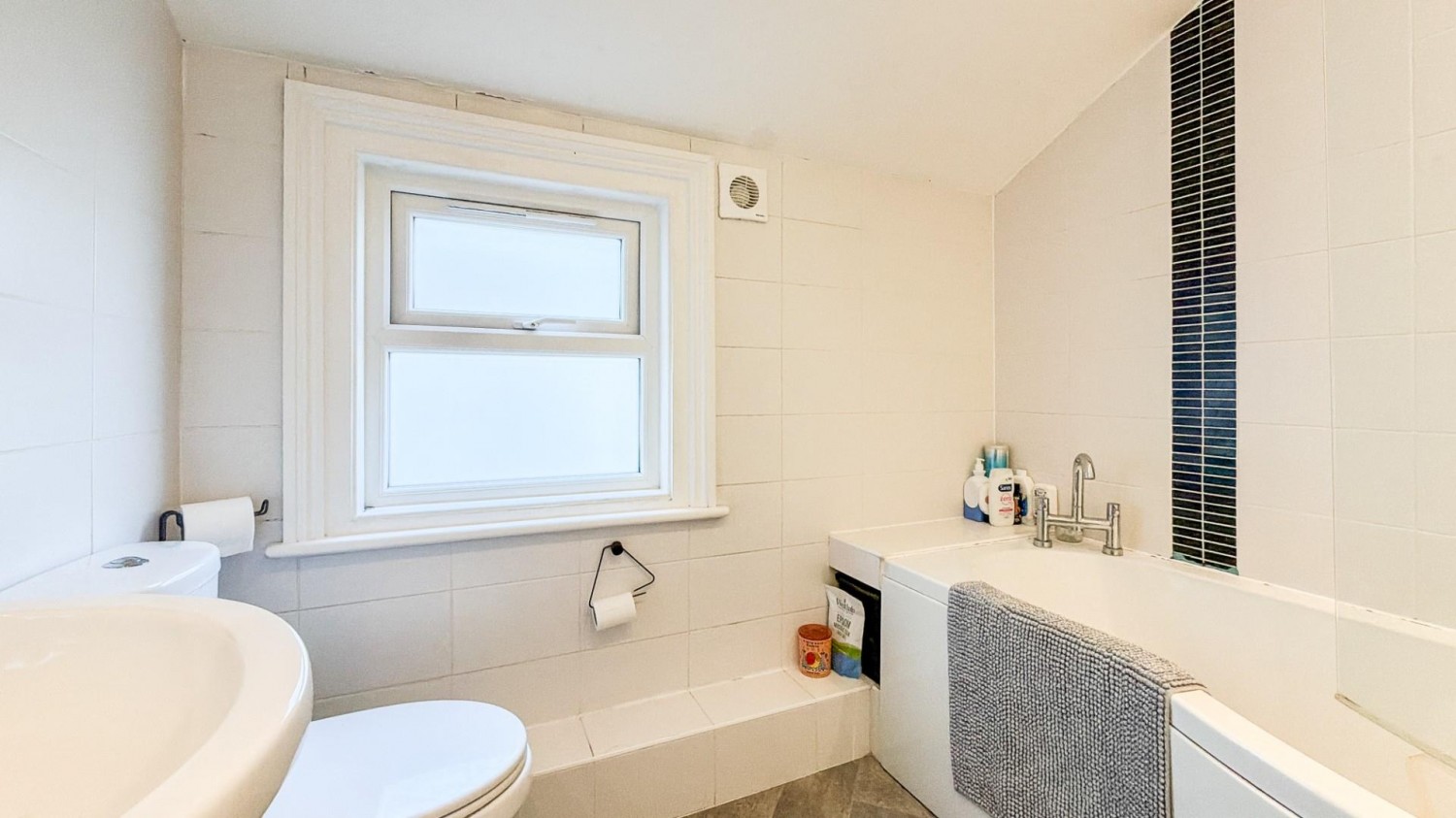 St. Johns Lane, Bedminster, BS3 5AR