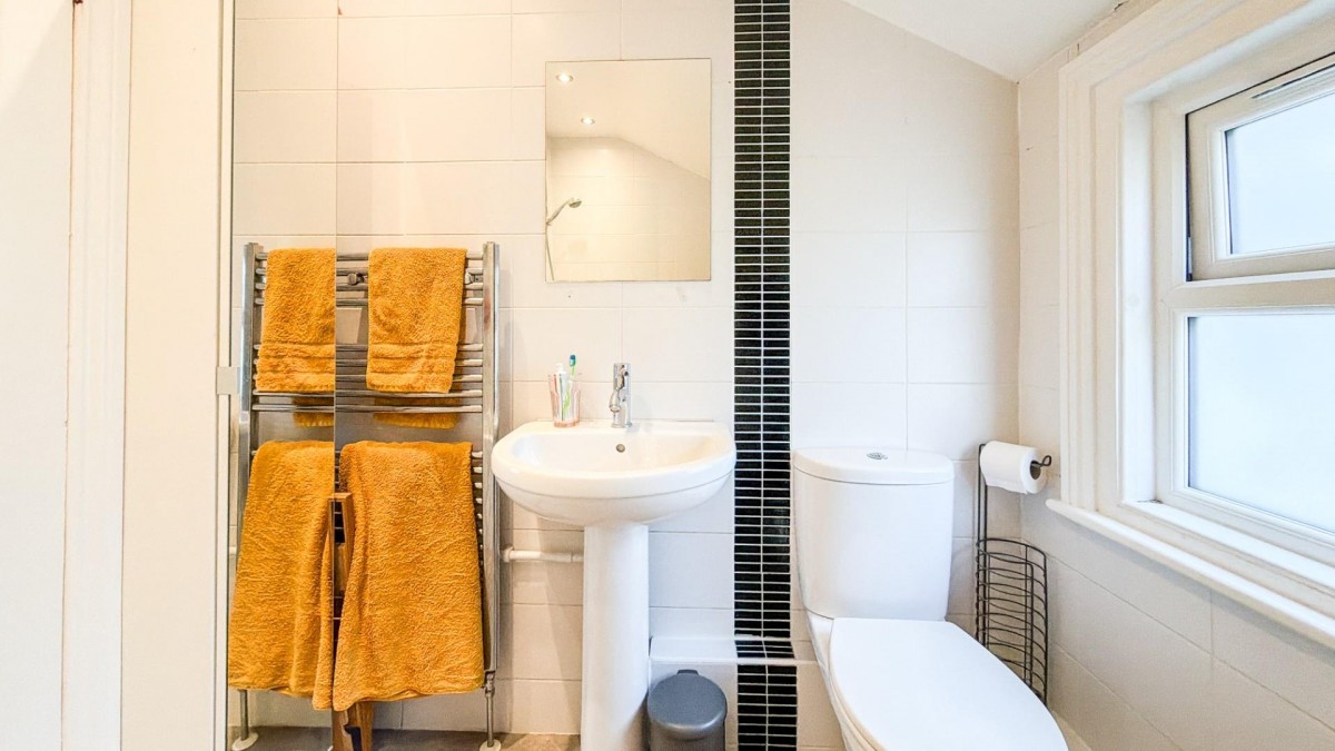 St. Johns Lane, Bedminster, BS3 5AR