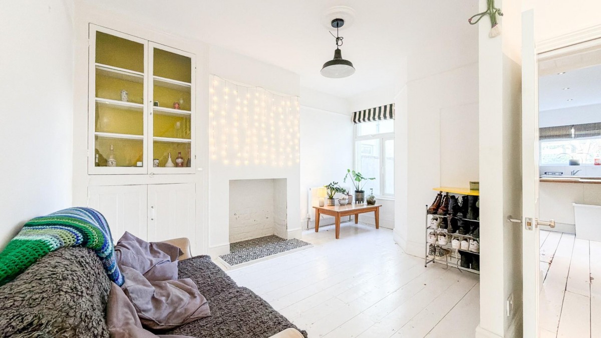 St. Johns Lane, Bedminster, BS3 5AR