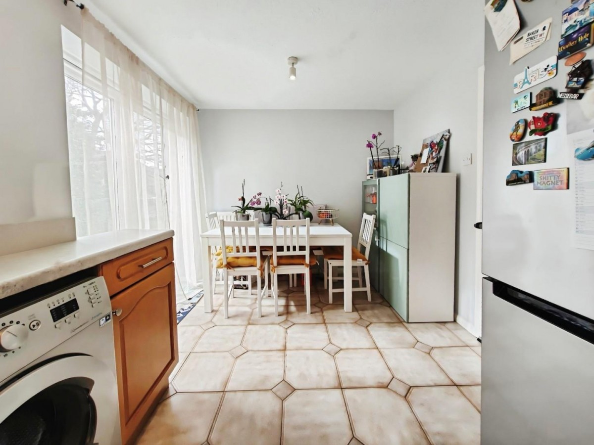 Sen Close, Bracknell, Berkshire, RG42 2QB