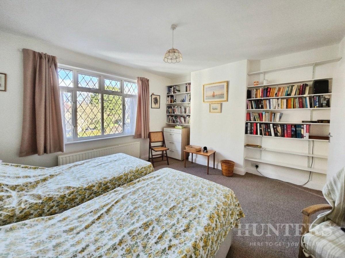 Park Close, Carshalton