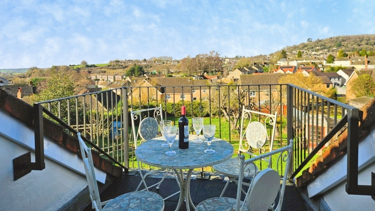 Wotton-Under-Edge, GL12