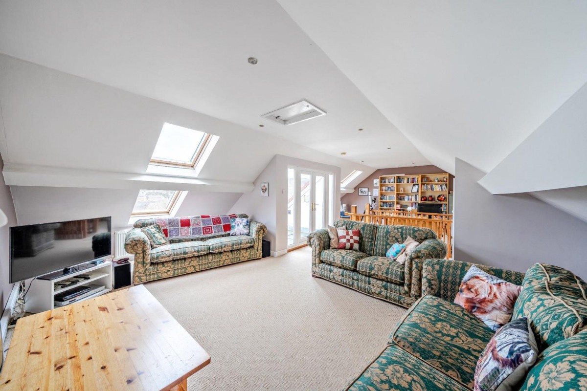 Wotton-Under-Edge, GL12