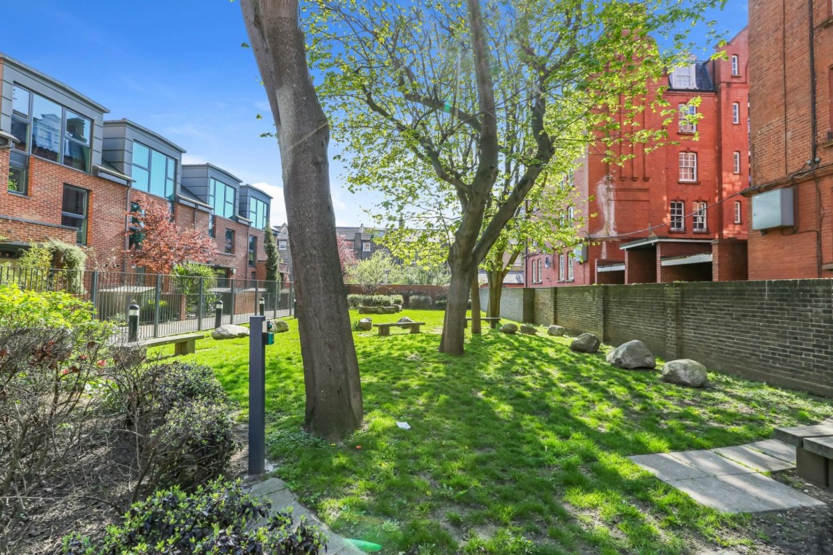 Edmund Street, London, SE5