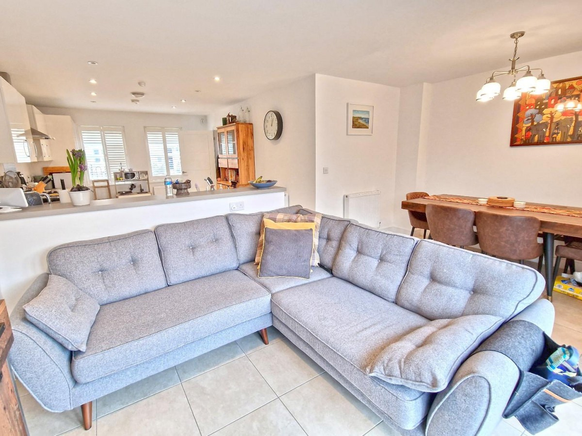 Pioneer Way, Bicester