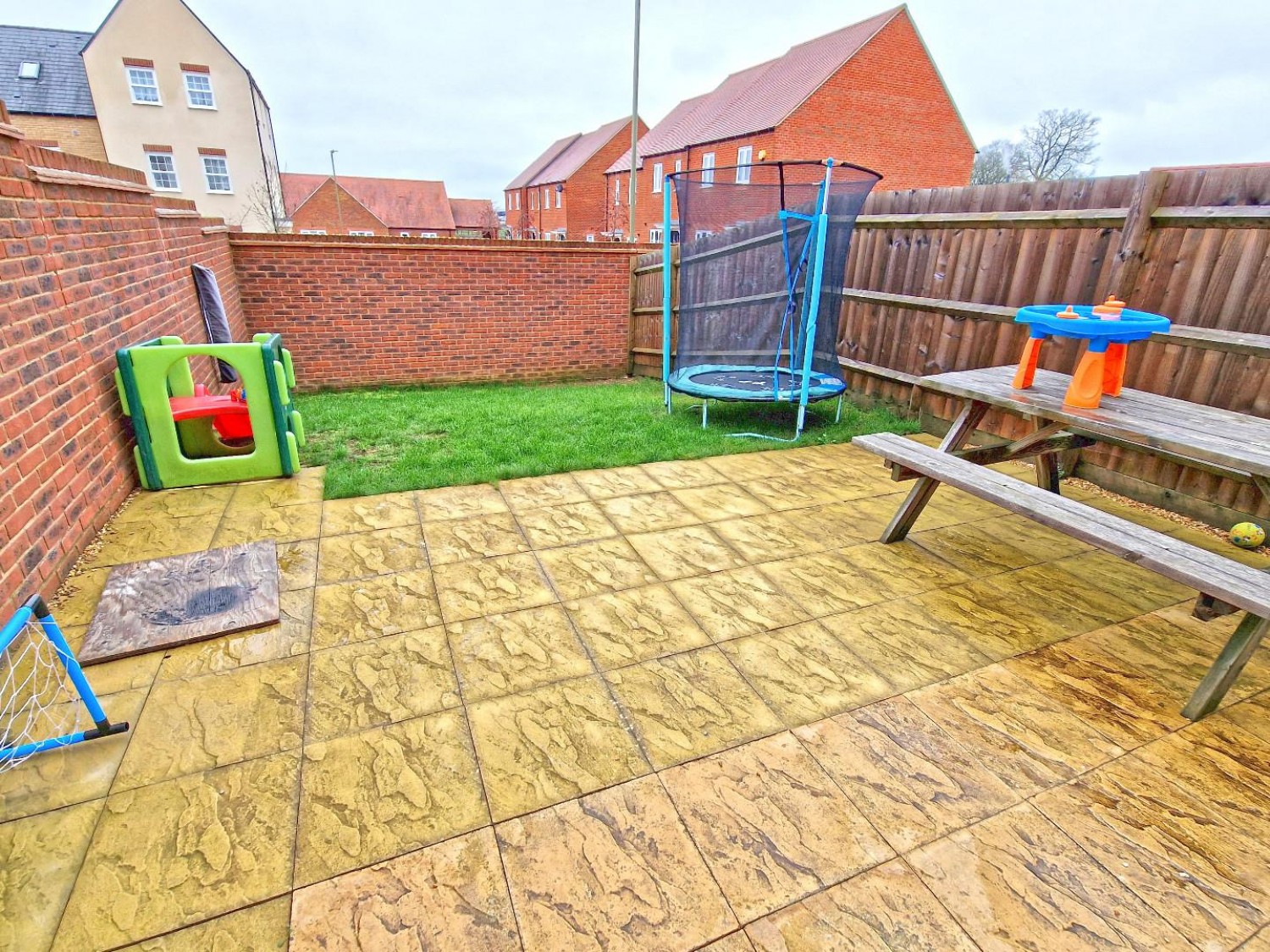 Pioneer Way, Bicester