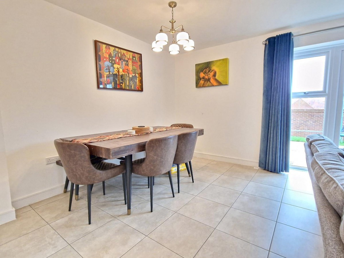 Pioneer Way, Bicester