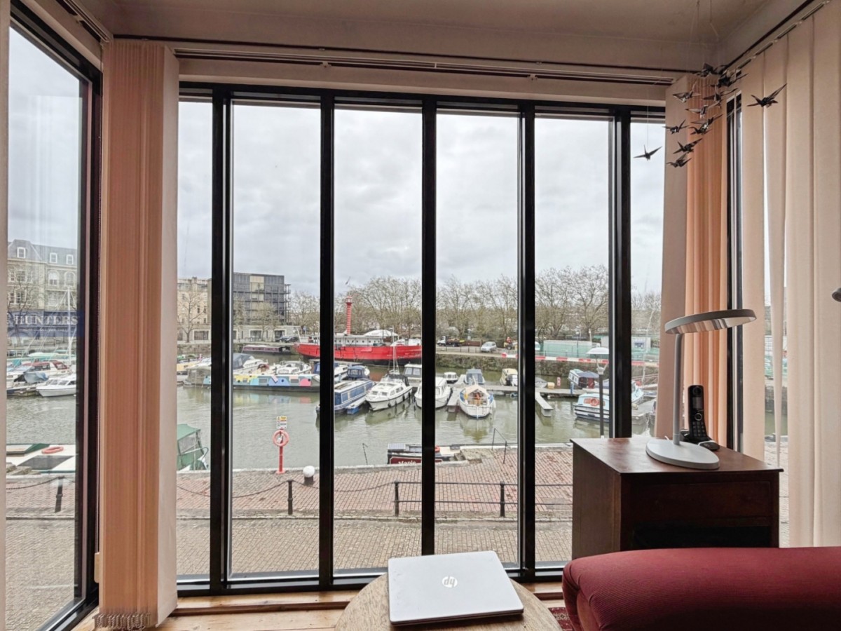 Bathurst Parade, Bristol, BS1 6UB