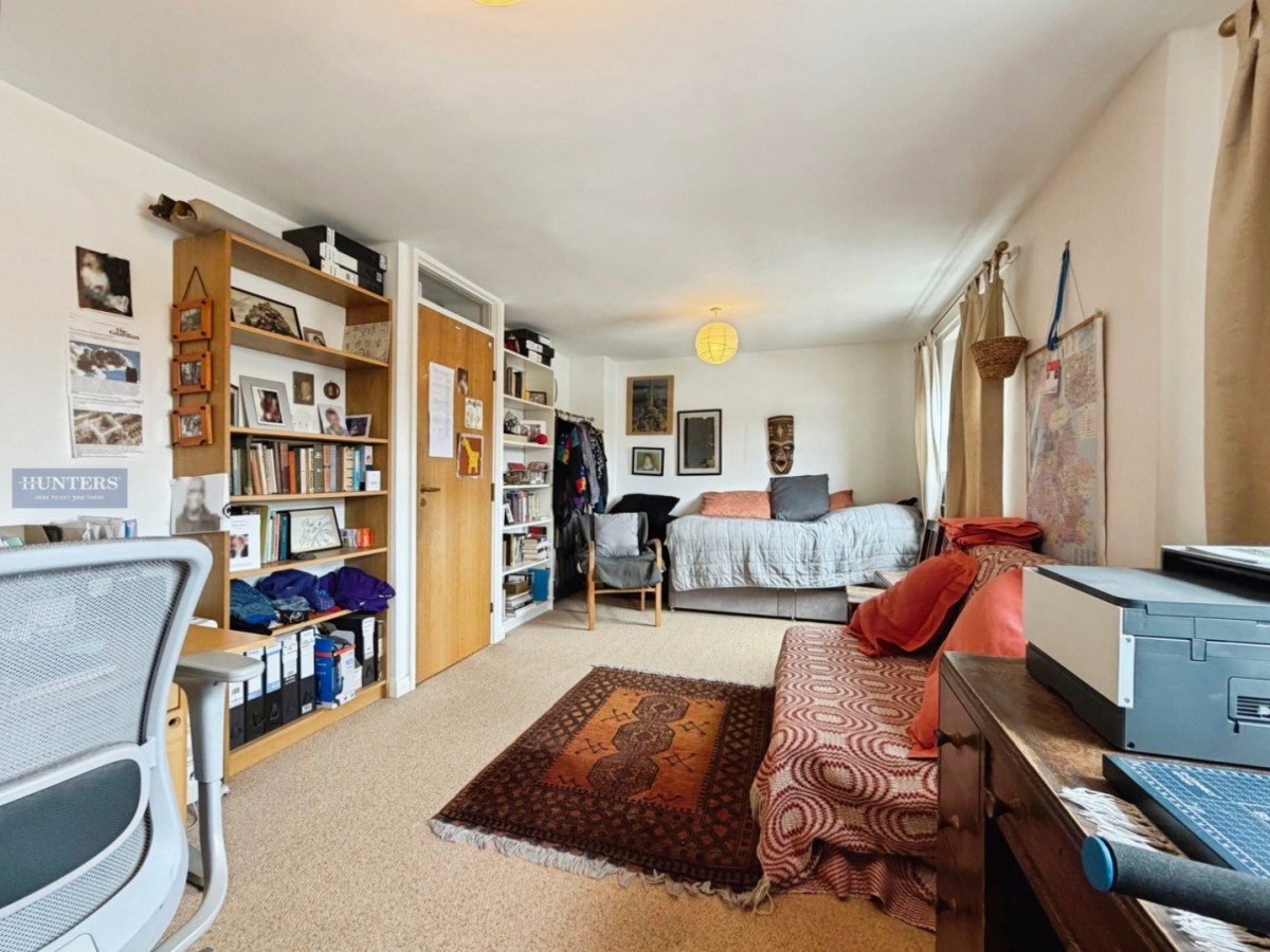 Bathurst Parade, Bristol, BS1 6UB