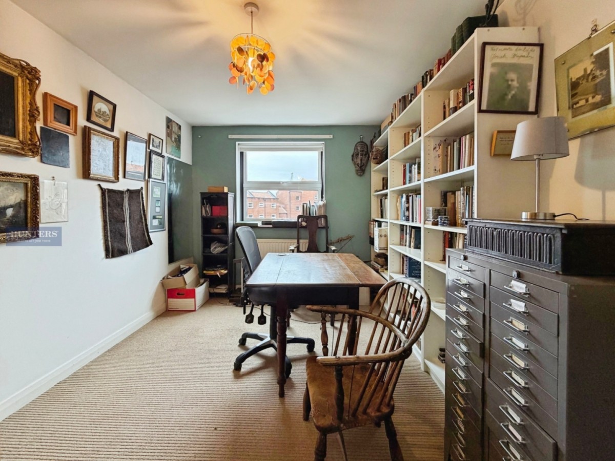 Bathurst Parade, Bristol, BS1 6UB